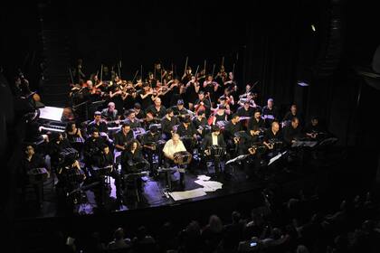 La Academia Tango Club, una comunidad de orquestas típicas
