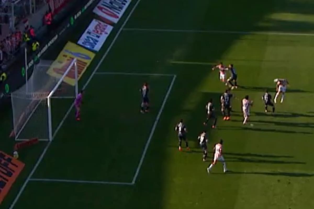 La acción del gol anulado a Mosqueira para Unión, ante Independiente, en Santa Fe, por posición adelantada.