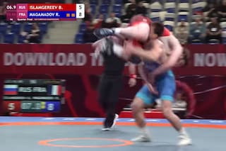 El espectacular movimiento del luchador ruso Bozigit Islamgereev para ganar en el Campeonato Europeo Sub 23