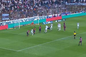 La acrobacia eficiente de Adam Bareiro: golazo de San Lorenzo para el 1-0 definitivo sobre Gimnasia en La Plata, por la Liga Profesional; el Ciclón se esperanza con disputar la Copa Sudamericana.