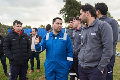 La actividad busca acercar a los jóvenes a los distintos perfiles profesionales que demanda la industria energética y del transporte.
