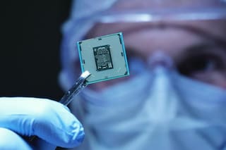 Dos chips en el cerebro permiten escribir con la mente