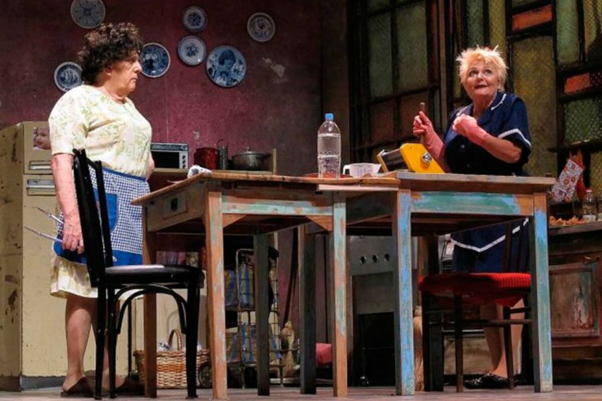 La actriz acusó al humorista de hacerla pasar un momento horrible sobre el escenario noche tras noche