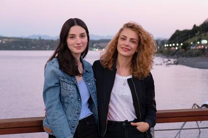 La actriz argentina junto a la española María Valverde