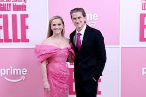 Por qué Deacon Phillippe, el hijo de Reese Witherspoon llamó la atención del brazo de su madre