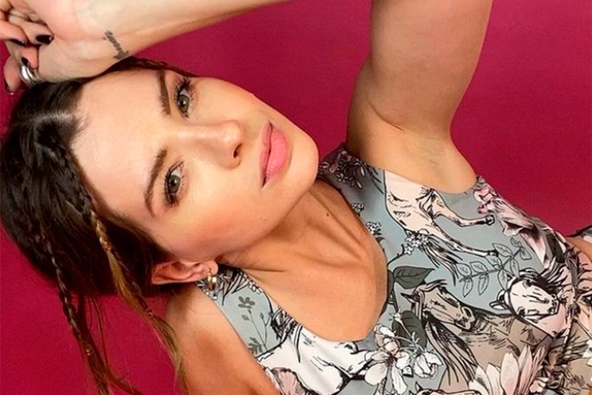 La actriz compartió con sus seguidores el video de una fuerte caída en patines