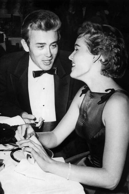 La actriz con James Dean, en 1955