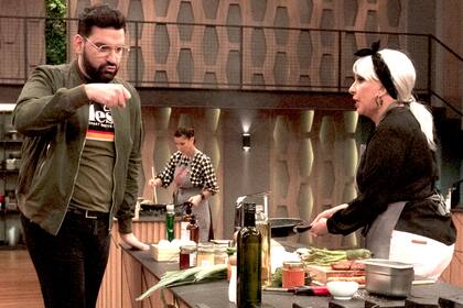 La actriz continúa teniendo problemas con la sal en sus platos.