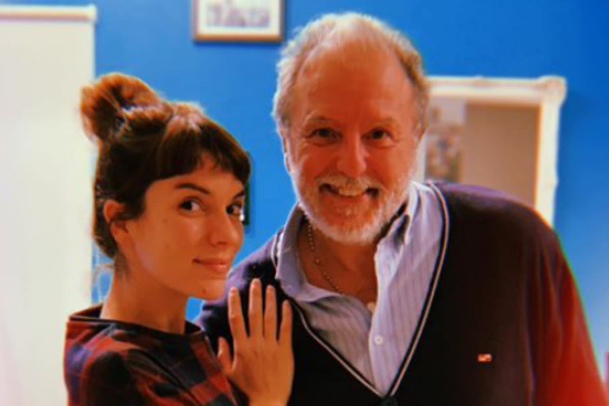 La actriz contó que su padre, quien permanece internado por coronavirus, estuvo "entre la vida y la muerte"