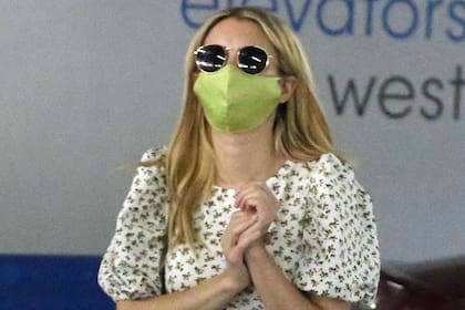 La actriz de 29 años fue sorprendida por los flashes tras una visita al médico a la que acudió con su pareja, el actor Garrett Hedlund