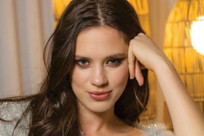 La actriz de Argentina, tierra de amor y venganza intercambió tuits con un seguidor sobre un problema que la aqueja seguido