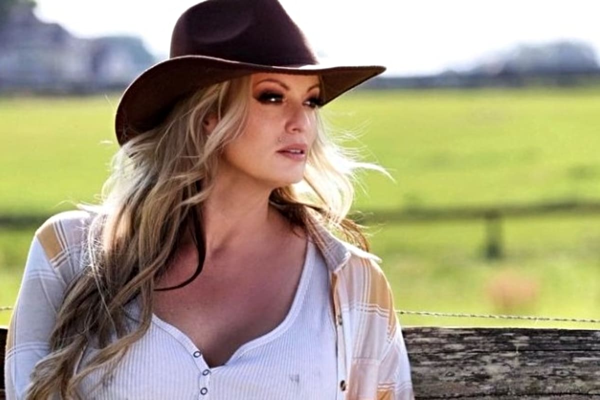 La actriz de cine para adultos se presentó en el juicio de Donald Trump y dio un detallado relato sobre su vínculo con el expresidente