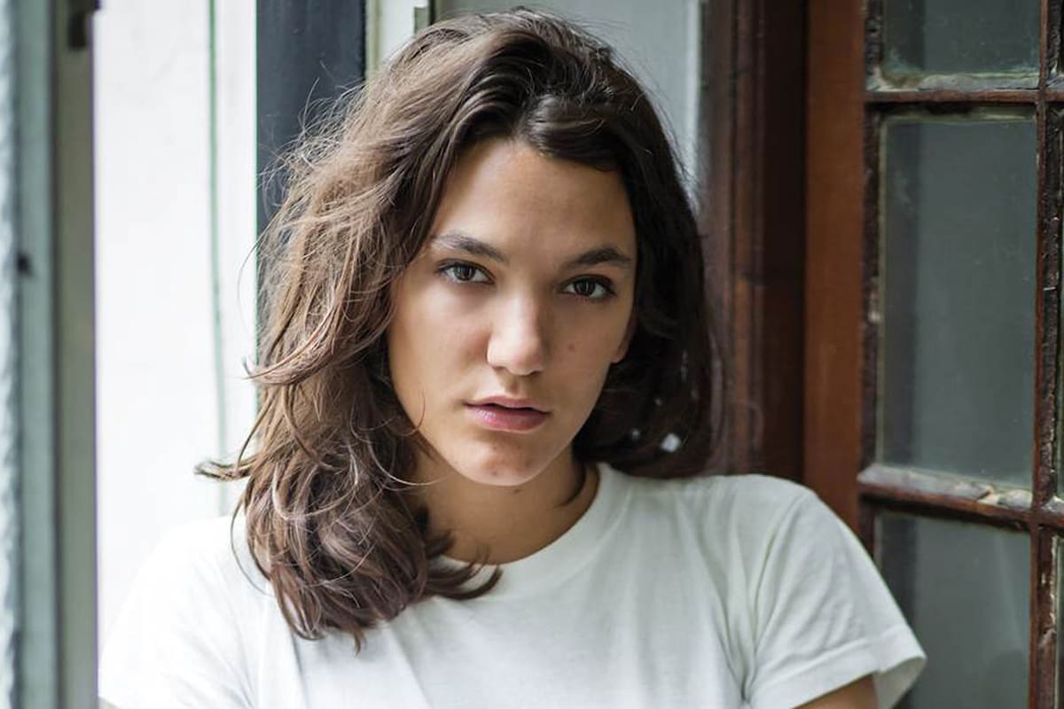 La actriz dijo que ocurrió en las grabaciones de El Clan cuando compartían el set; asegura que el actor le decía cosas sexuales y asquerosas al oído