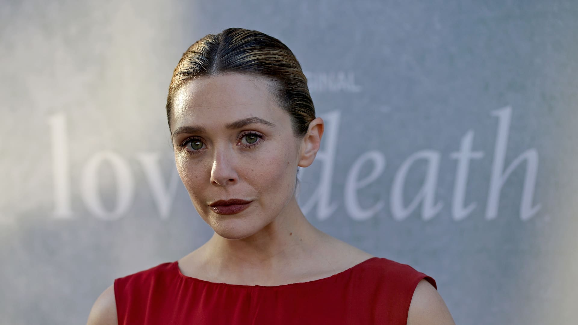 La actriz en la premiere en Los Angeles de Amor y muerte, miniserie basada en un escalofriente caso real