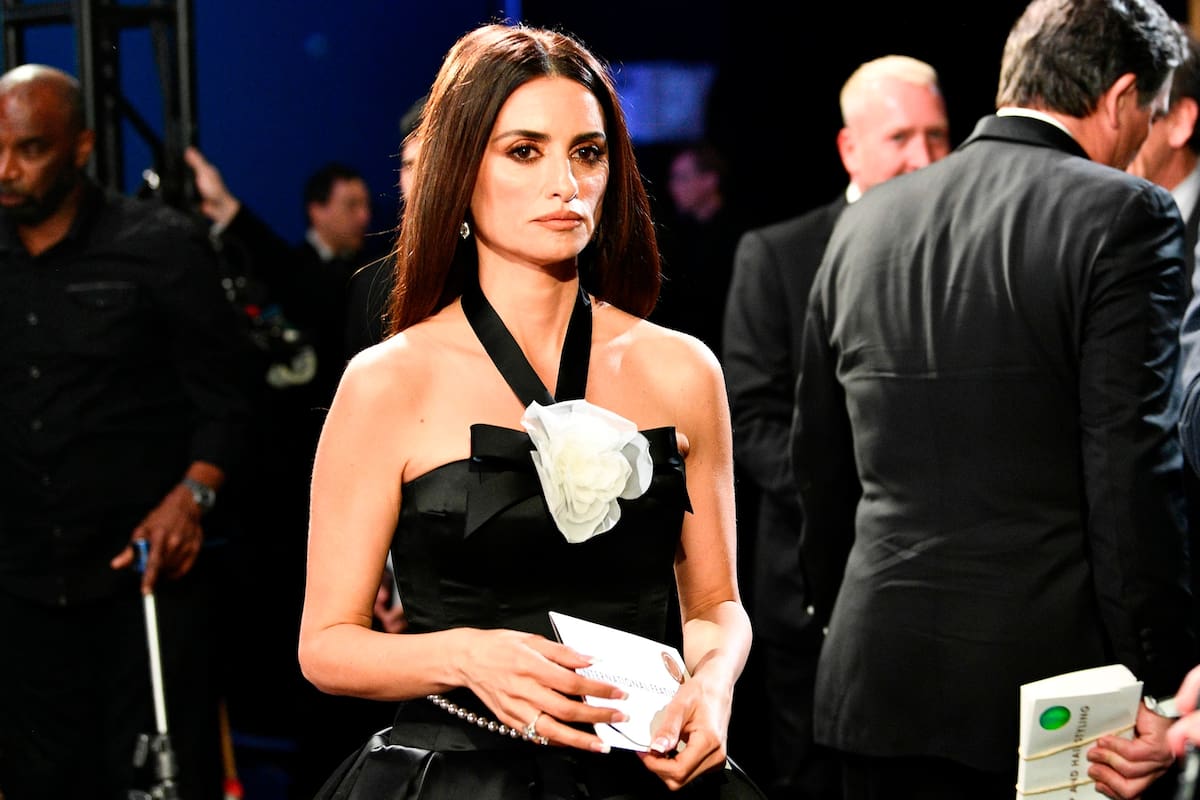 La actriz española lució un diseño de Chanel de 1995, pero al parecer no fue confeccionado en esa época