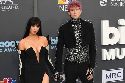 La actriz estadounidense Megan Fox y el rapero Machine Gun Kelly, en los Billboard Music Awards 2022