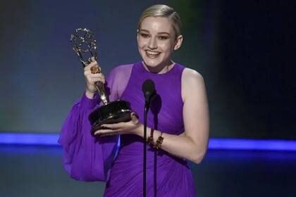 La actriz Julia Garner -protagonista de Inventando a Anna- visitó a Sorokin en la prisión