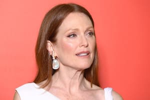 La actriz Julianne Moore afirma estar "en shock" por la prohibición de su libro en las escuelas de Estados Unidos