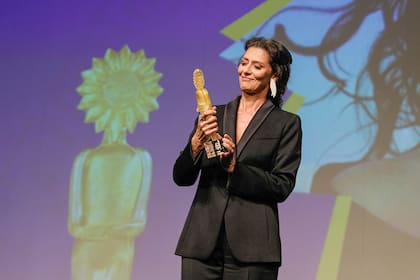 La actriz Maria Fernanda Cândido recibió un Kikito de Cristal a la Trayectoria