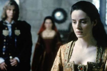 La actriz Pilar López de Ayala, en la película Juana la Loca, de Vicente Aranda