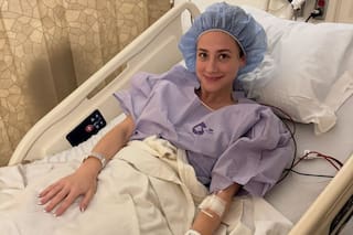 Lili Reinhart, la estrella de Riverdale, se mostró internada y contó qué le sucedió