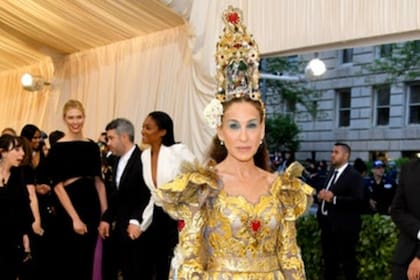 La actriz sorprendió a todos y todas durante los MET del 2018 con un atuendo de DolceG abbana.