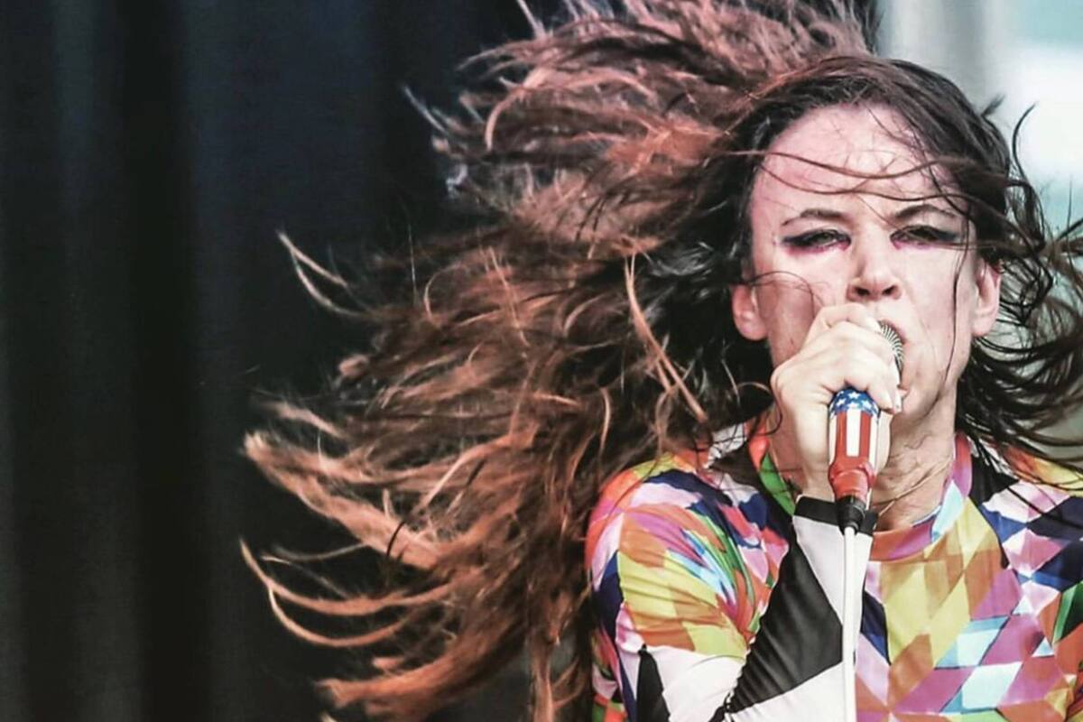 La actriz y cantante Juliette Lewis reapareció con un look totalmente distinto en un mercado en California