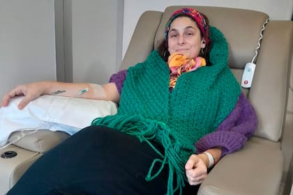 La actriz y cantante Vanesa Butera compartió imágenes de sus sesiones de quimioterapia