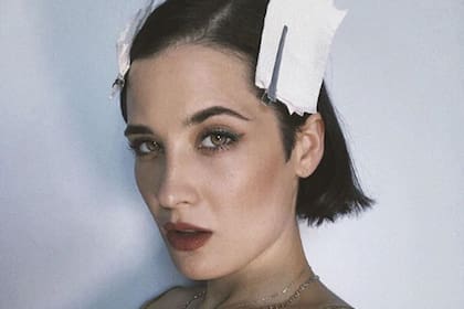 La actriz y conductora firmó contrato para ser parte del mediático certamen