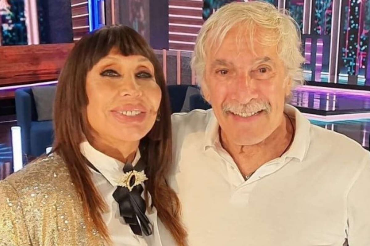 La actriz y exmodelo Moria Casán junto a su pareja y exfuncionario de Carlos Menem, Pato Galmarini.