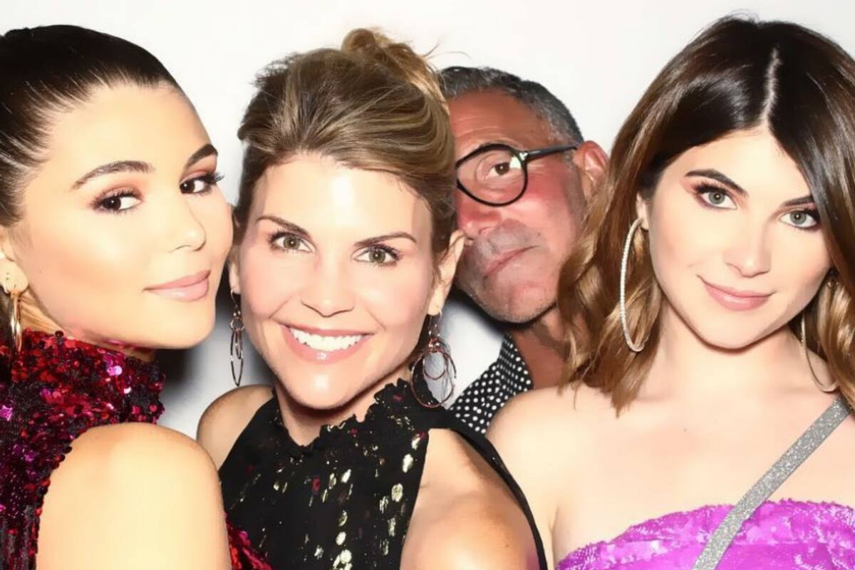 La actriz y su marido están acusados de pagar sobornos para que sus hijas ingresaran a la Universidad