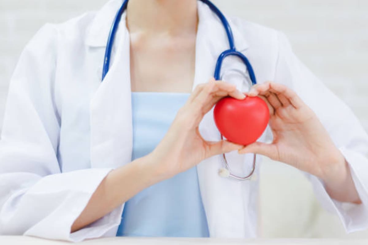 La acumulación de colesterol en sangre es uno de los principales factores de riesgo para desarrollar enfermedades cardíacas (Foto: iStock)