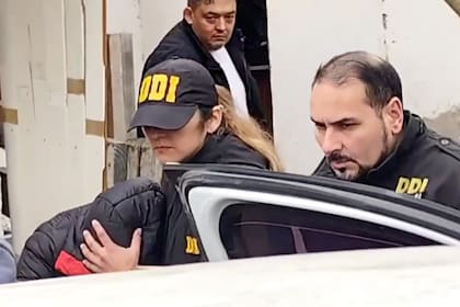 La acusación provisoria es por abandono de persona seguido de muerte, agravado por el vínculo