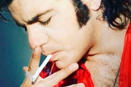 La adicción del cantante al cigarrillo terminó provocándole un enfisema pulmonar