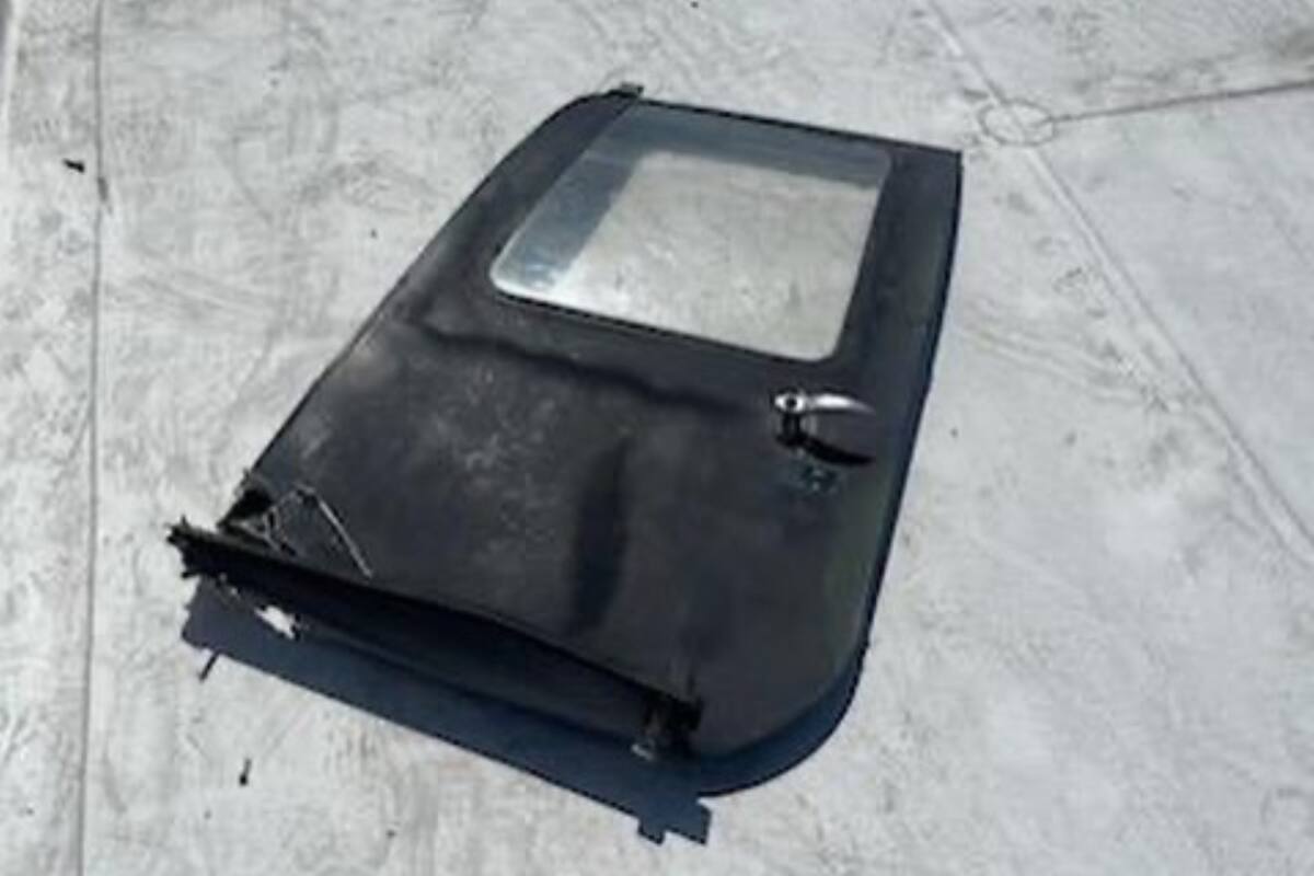 La Administración Federal de Aviación informó que se trató de la puerta de un helicóptero Messerschmitt-Bölkow-Blohm Bo 105