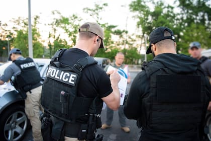 La administración Trump lanzó un operativo para arrestar a migrantes en Charlotte que cuentan con órdenes de detención del ICE