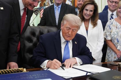 La administración Trump sostiene que esa disposición fue incorporada para reconocer derechos a los esclavos liberados tras la Guerra Civil