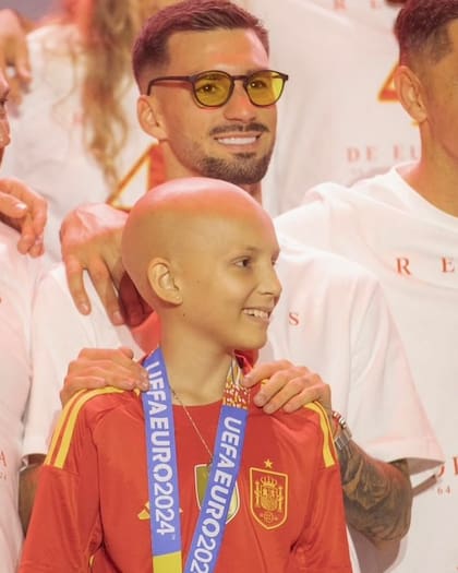 La adolescente asistió a los festejos por la Eurocopa 2024 junto a la selección española (Foto: Instagram @mariacmfutbolera)
