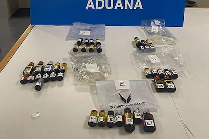 La Aduana incautó 40 frascos de Popper a un argentino que quería ingresar al país