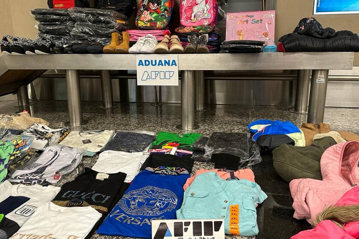 La Aduana le secuestró esta mercadería a un ciudadano argentino y otro peruano que arribaron a Aeroparque desde Miami con escala en Lima, Perú