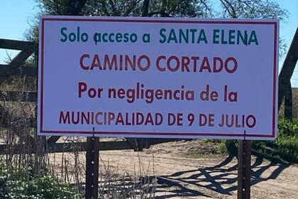 “Negligencia”: la curiosa advertencia que hicieron vecinos de 9 de Julio por un camino cortado “Negligencia”: la curiosa advertencia que hicieron vecinos de 9 de Julio por un camino cortado