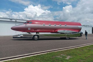Un youtuber convirtió el jet privado de Elvis Presley en una casa rodante de lujo