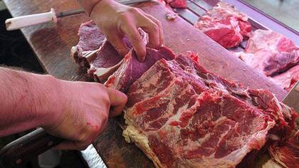 La carne vacuna subió 1,1% en febrero pasado y el pollo lo hizo más: 5,7%