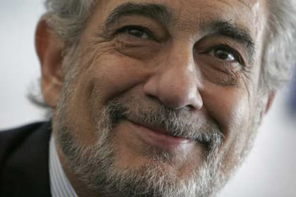 La agencia Associated Press publicó los testimonios de ocho cantantes y una bailarina sobre el presunto comportamiento inapropiado del artista español