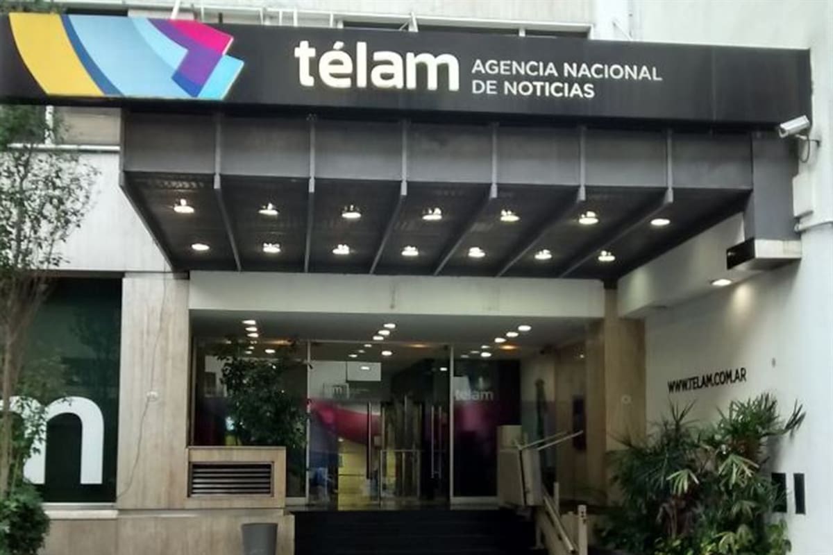 La agencia de noticias Telam anunció el desplazamiento de más de 350 trabajadores