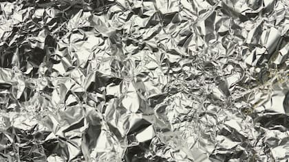 La agencia de salud pública de EEUU reveló que un adulto promedio ingiere de 7 a 9 mg de aluminio en los alimentos