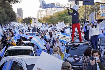 La agencia estatal de noticias se alineó con el discurso kirchnerista para culpar a la oposición por una eventual suba en los contagios