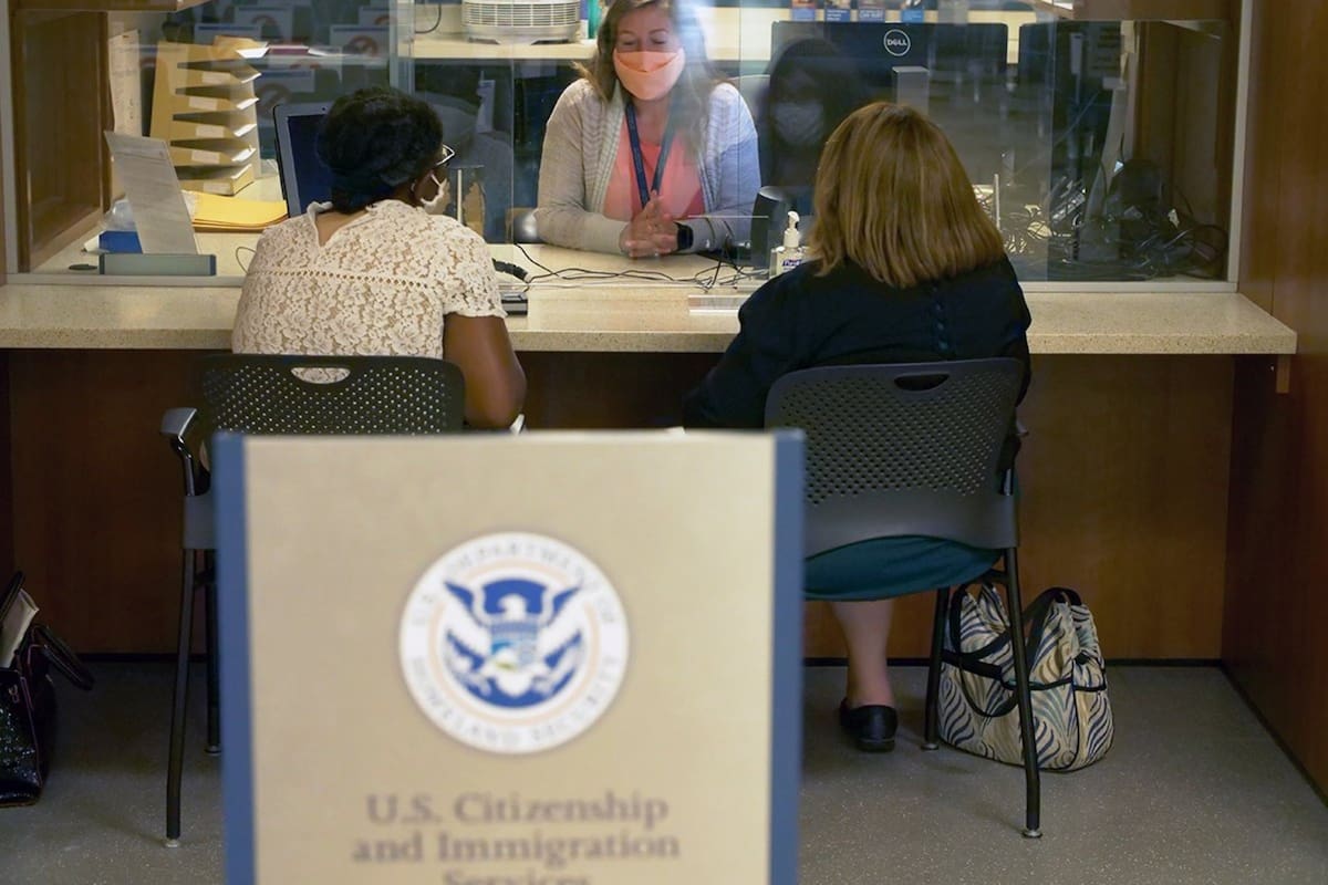 La agencia valora a los grupos mayores de 65 años y facilita los exámenes