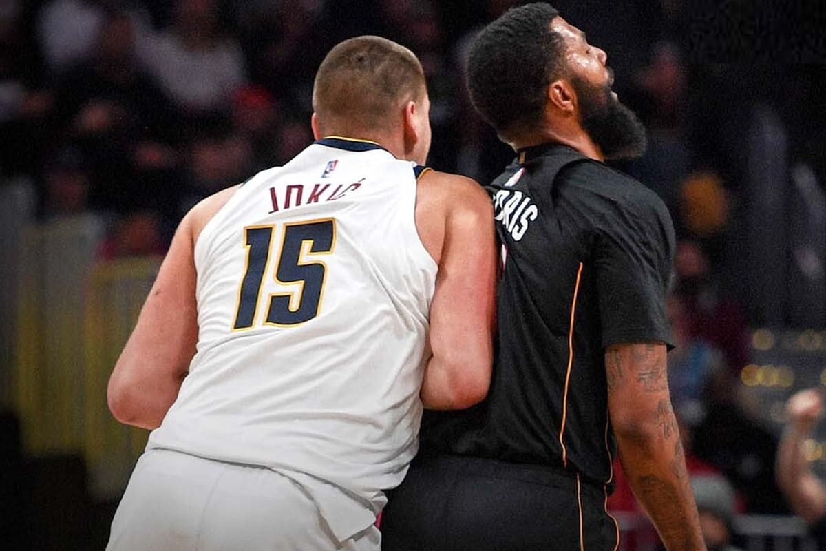 La agresión de Nikola Jokic a Markieff Morris en el triunfo de Denver sobre Miami