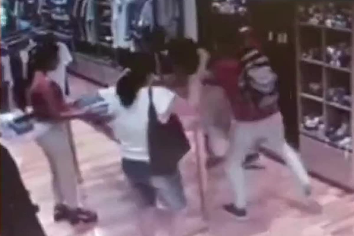 La agresión de un cliente al vendedor de un local de ropa de Boedo